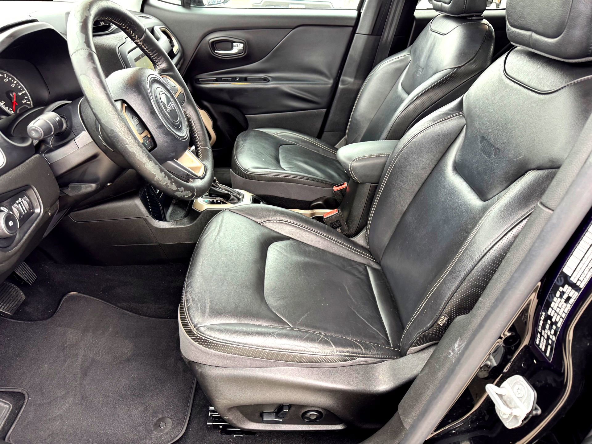 Used 2016 Jeep Renegade Limited image 12