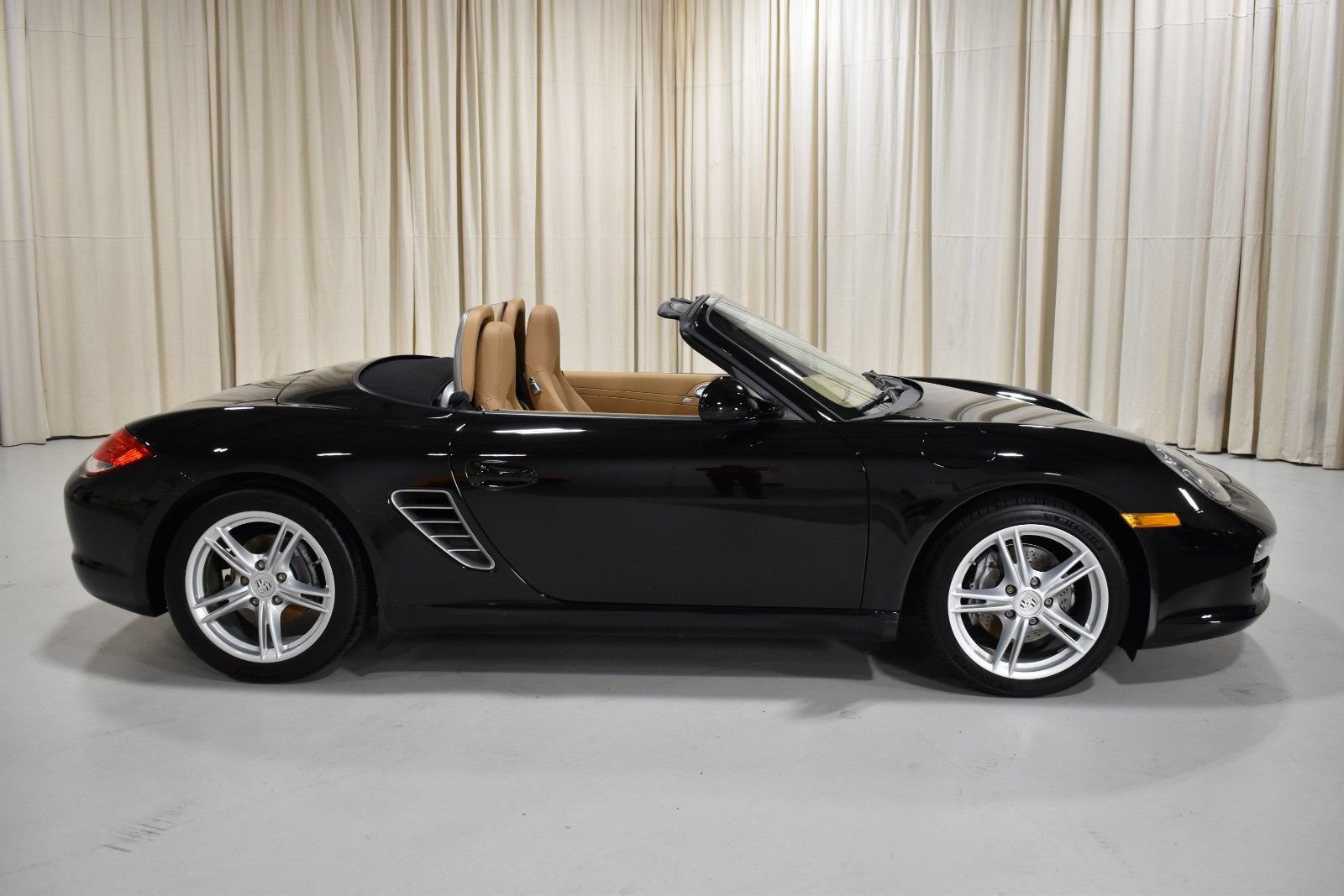 Used 2010 Porsche Boxster RWD image 4