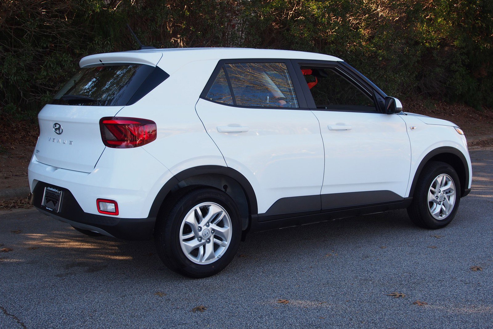 Used 2025 Hyundai Venue SE image 7