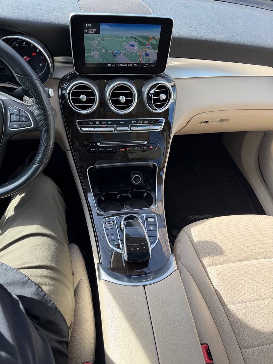 Used 2018 Mercedes-Benz GLC 300 4MATIC image 21