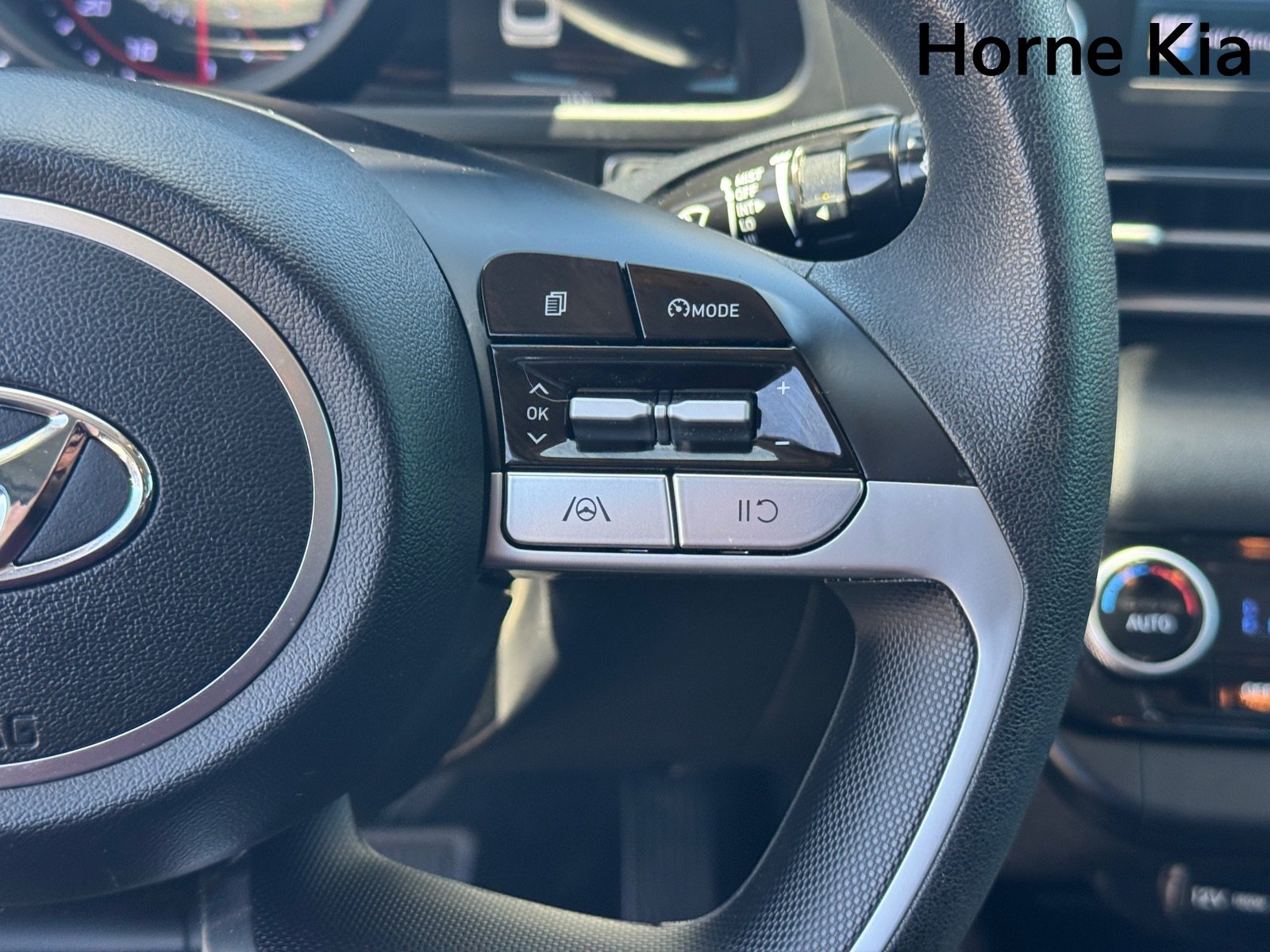 Used 2023 Hyundai Elantra SEL FWD image 19