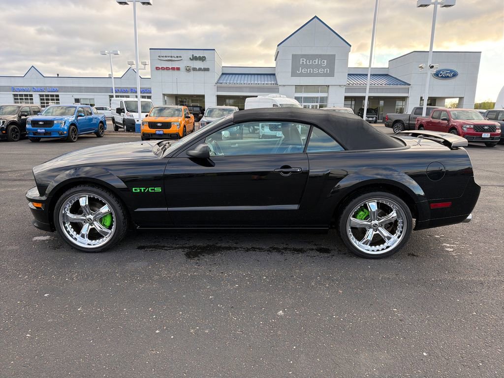 Used 2008 Ford Mustang GT RWD image 2
