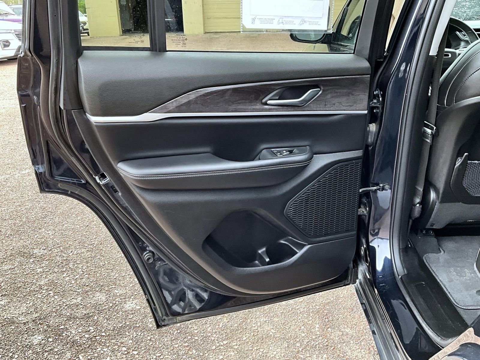 Used 2024 Jeep Grand Cherokee Limited AWD/4WD image 21