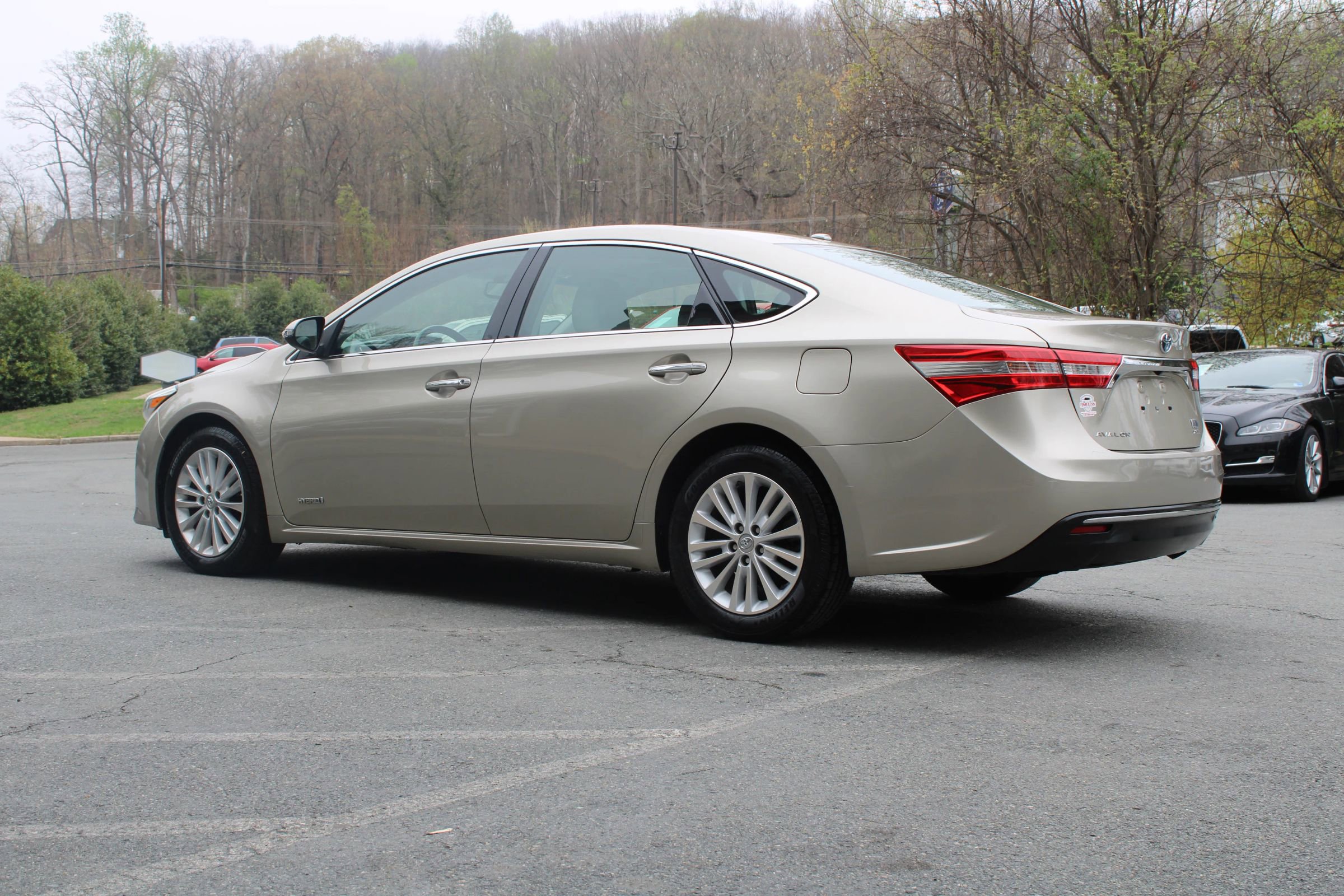 Used 2015 Toyota Avalon XLE Touring image 4
