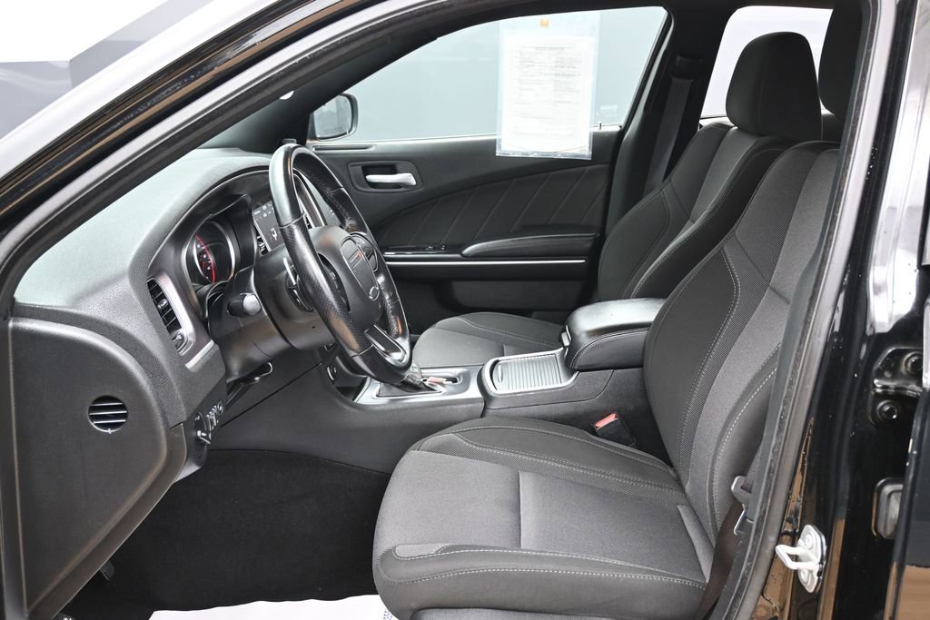 Used 2019 Dodge Charger SXT AWD/4WD image 16