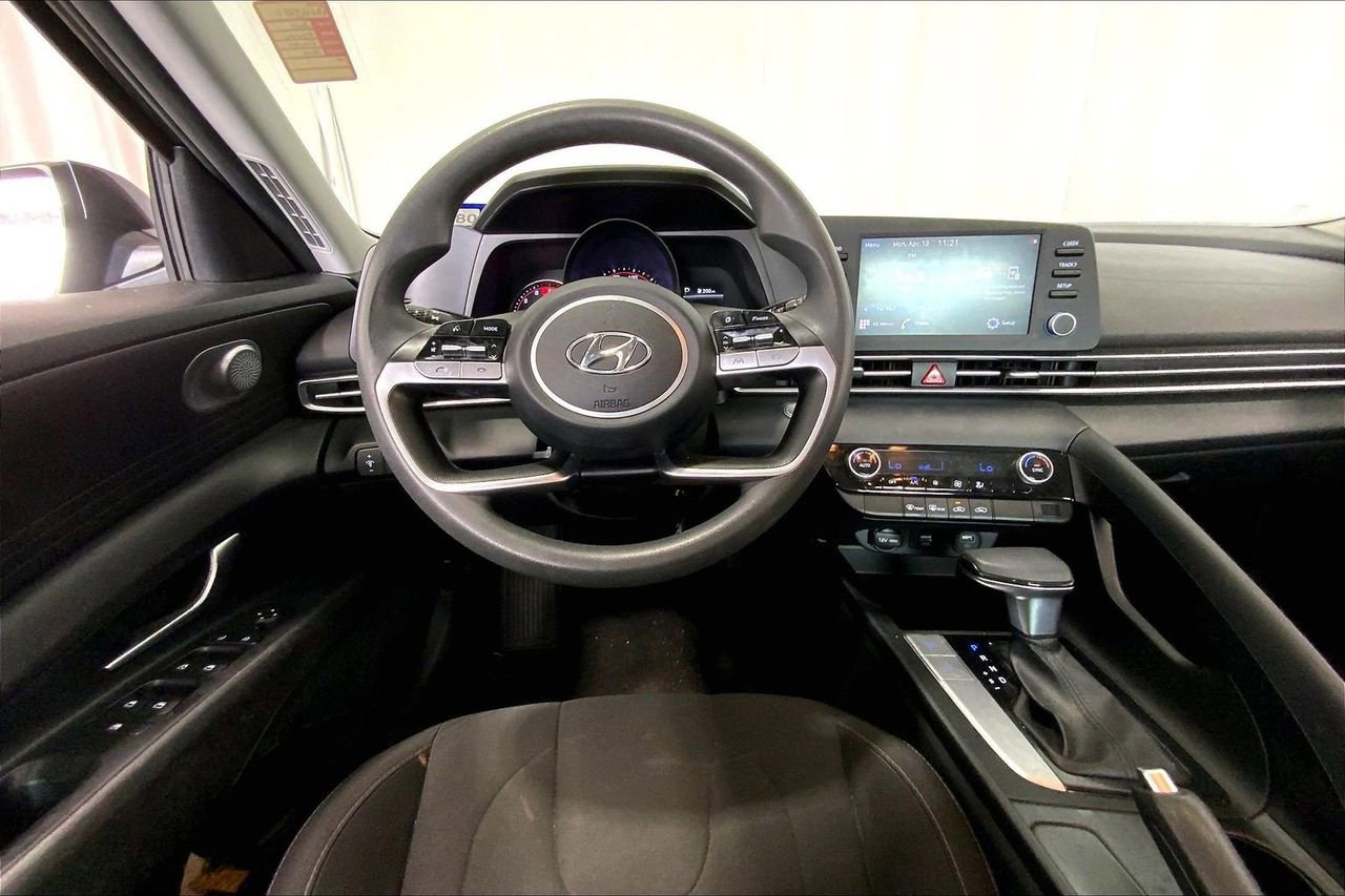 Used 2021 Hyundai Elantra SEL image 14