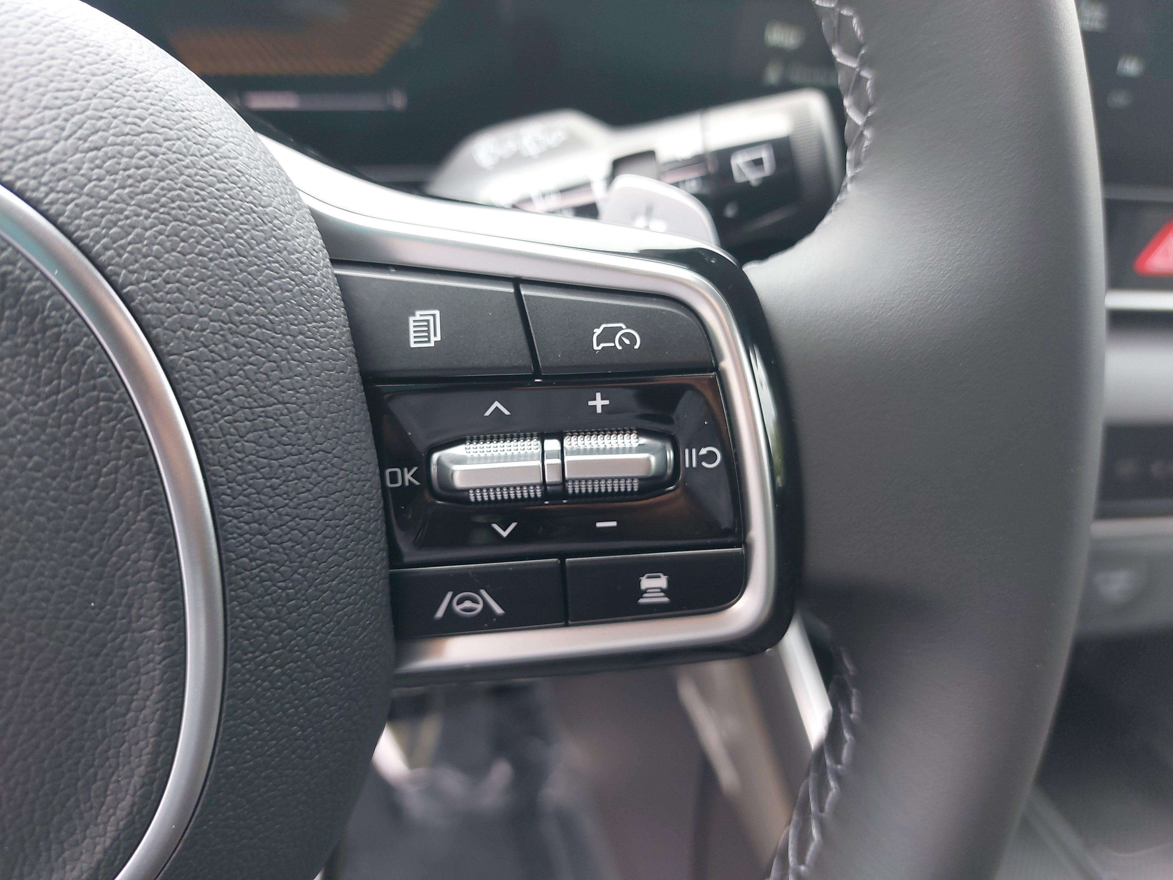 New 2026 Kia Carnival EX image 20