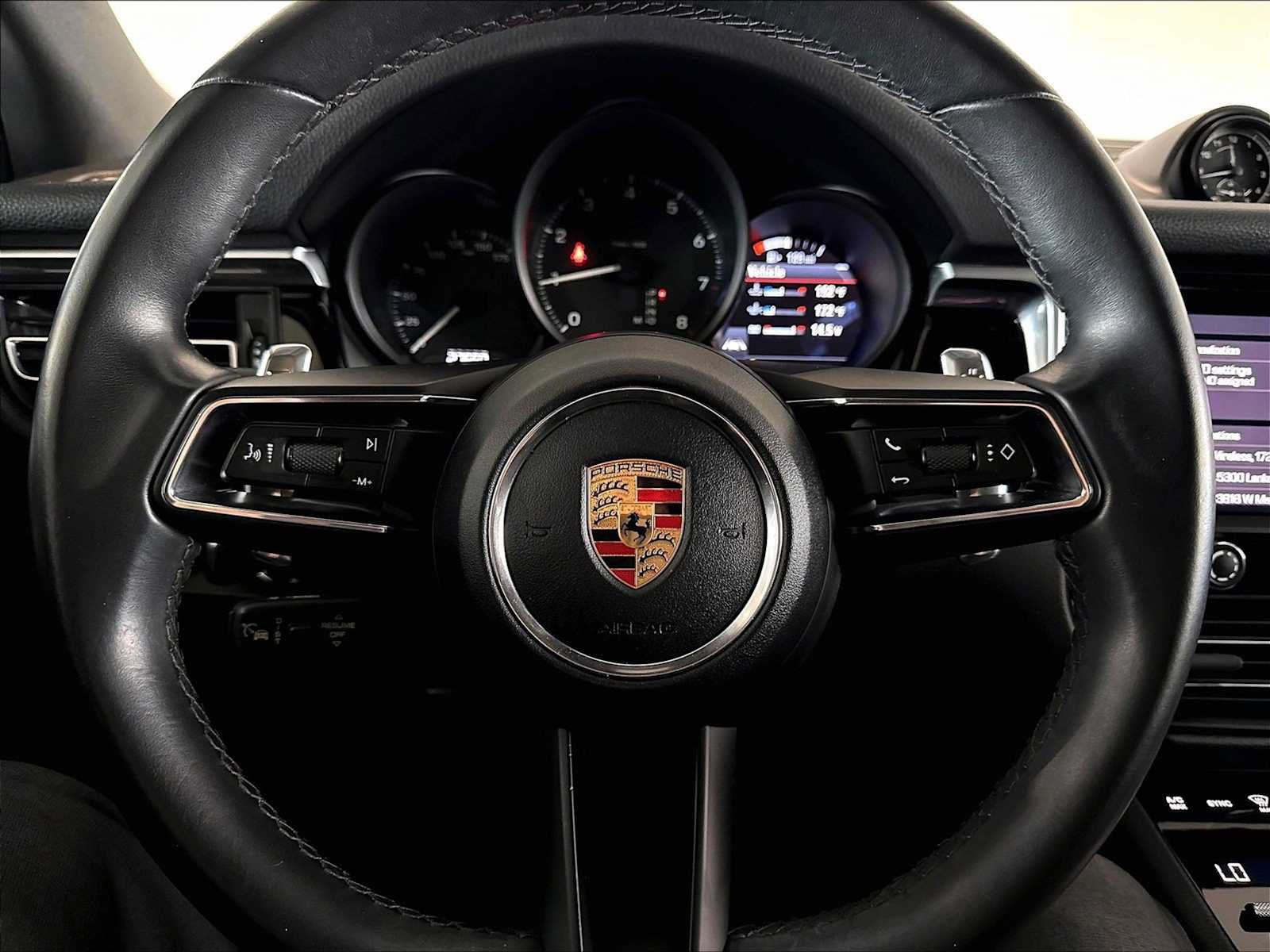 Used 2023 Porsche Macan AWD/4WD image 18