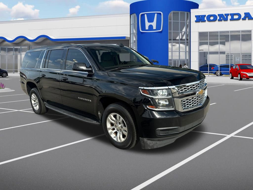 Used 2018 Chevrolet Suburban LT RWD image 1
