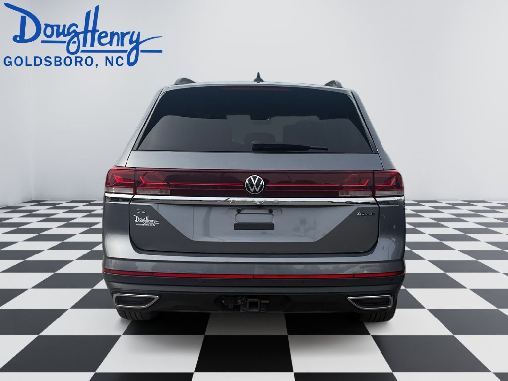 Used 2025 Volkswagen Atlas SE AWD/4WD image 4
