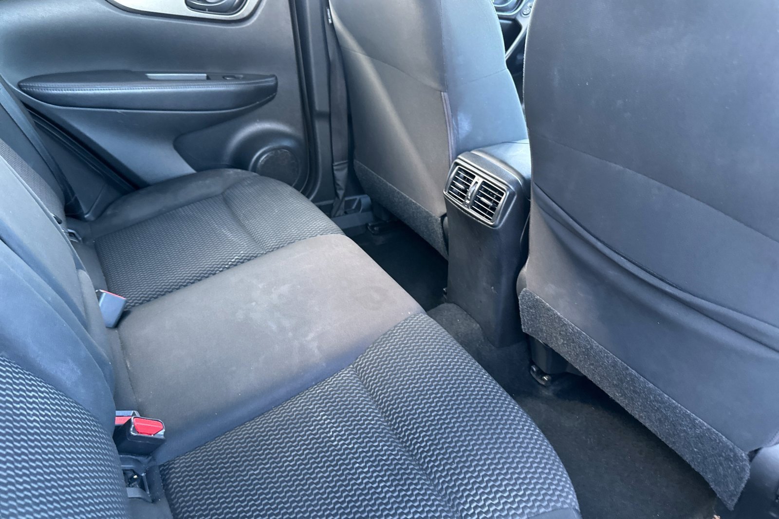 Used 2022 Nissan Rogue Sport S image 17