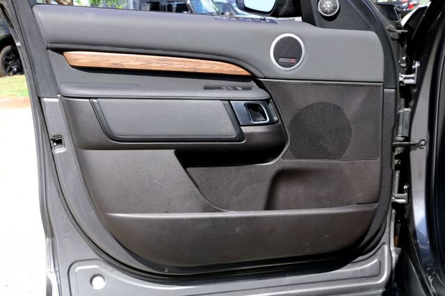 Used 2018 Land Rover Discovery HSE AWD/4WD image 22