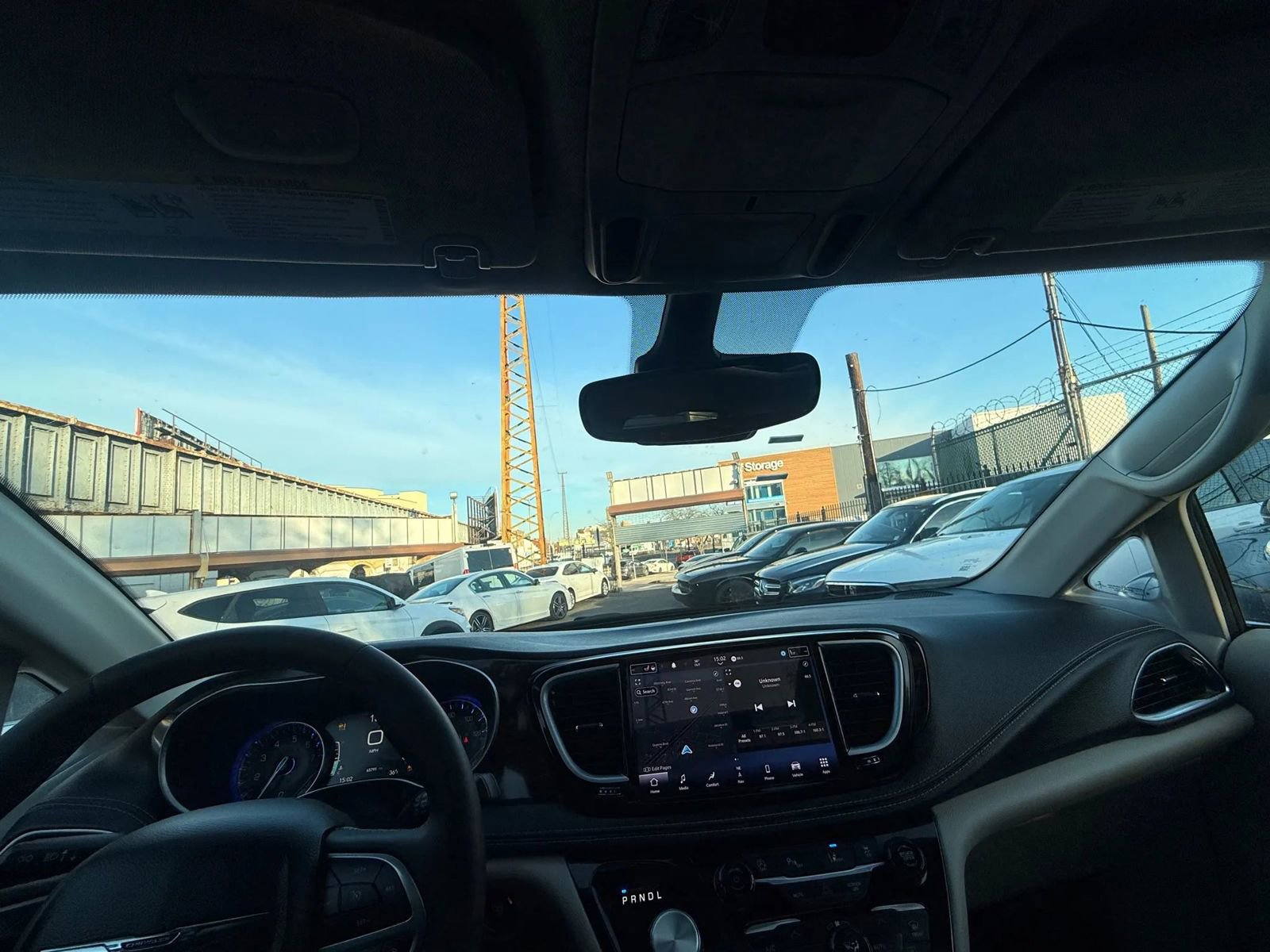 Used 2023 Chrysler Pacifica Limited image 25