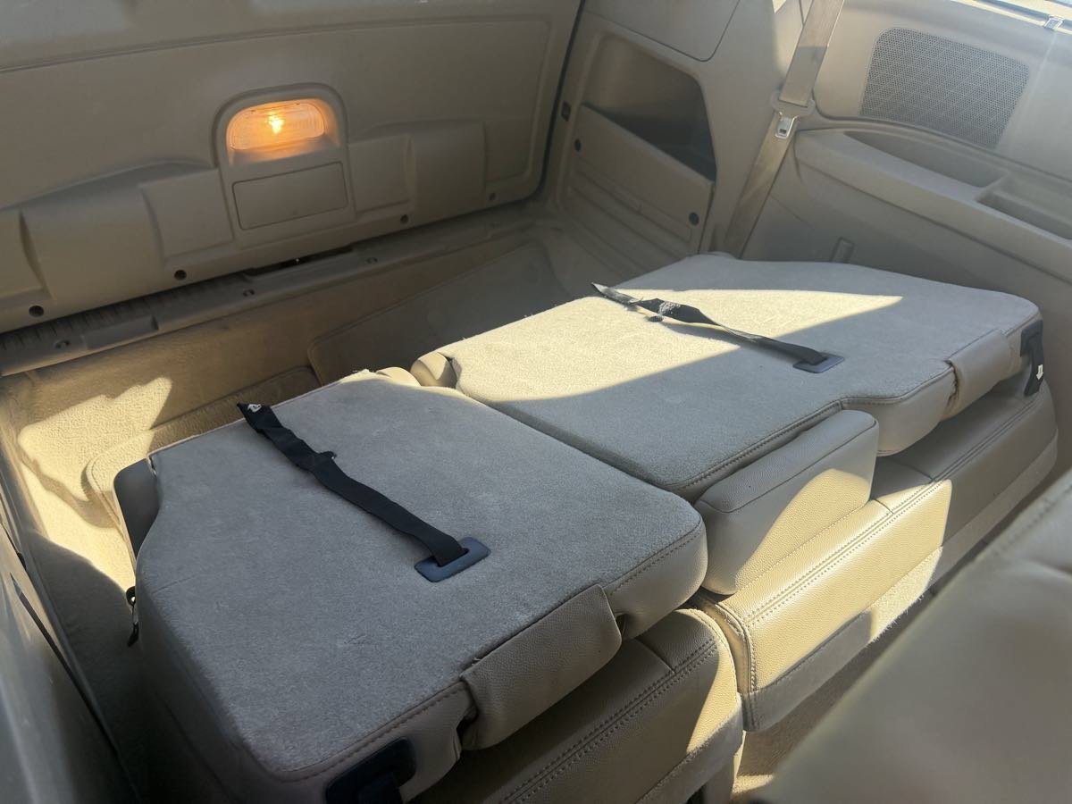 Used 2013 Chrysler Town & Country Touring-L w/ Driver Convenience Group FWD image 19
