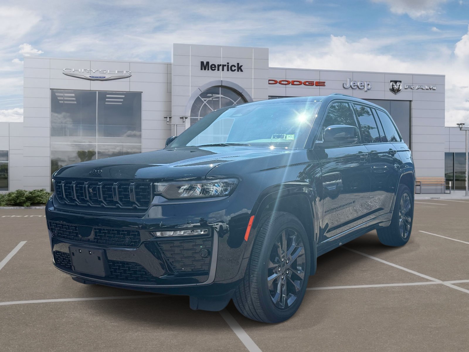 Used 2026 Jeep Grand Cherokee Limited AWD/4WD image 4