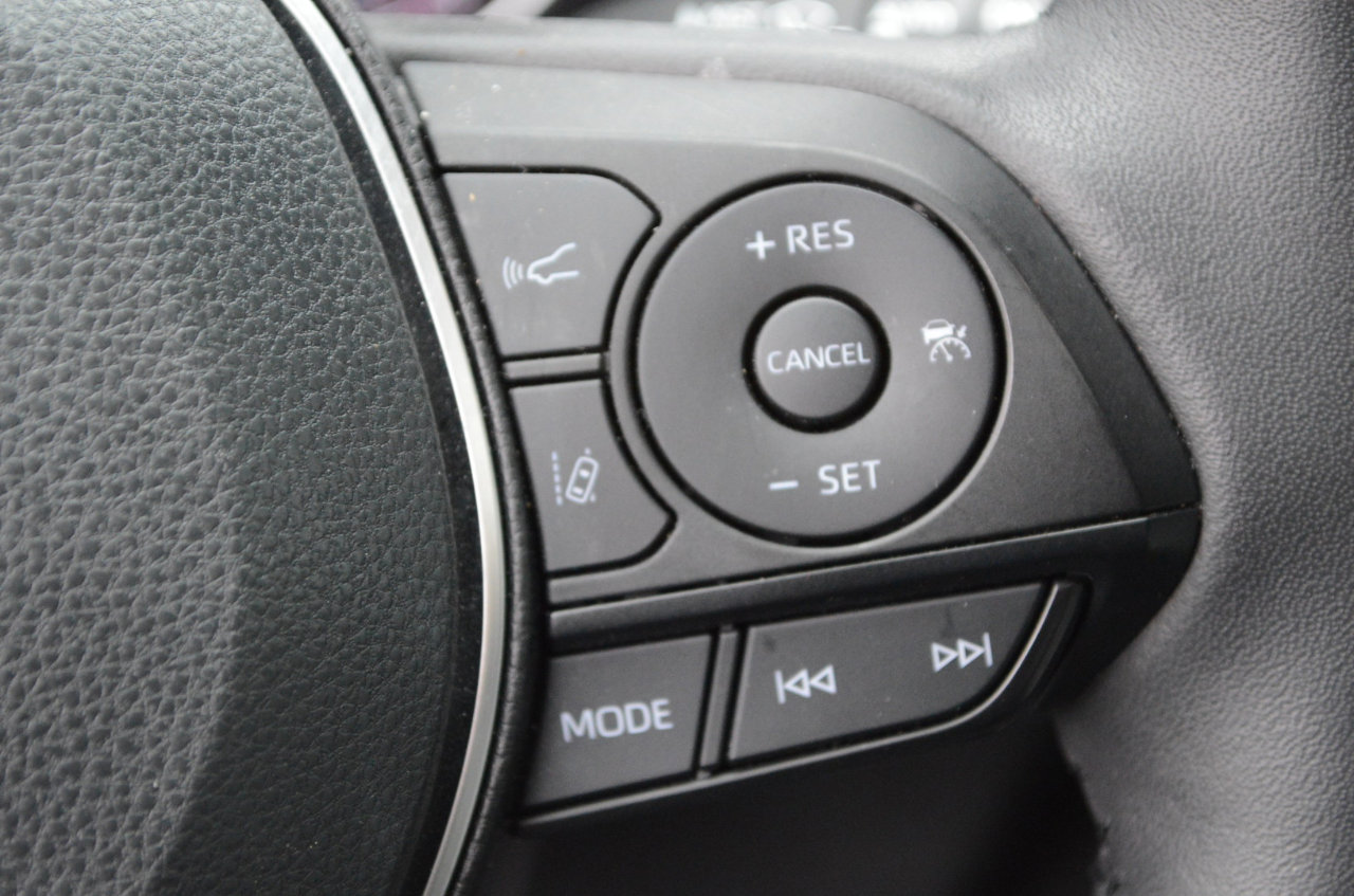 Used 2025 Toyota RAV4 XLE Premium image 29