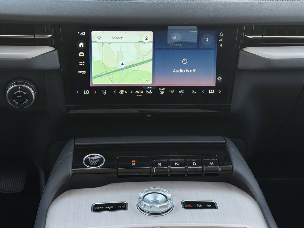 Used 2025 Lincoln Navigator Reserve AWD/4WD image 16