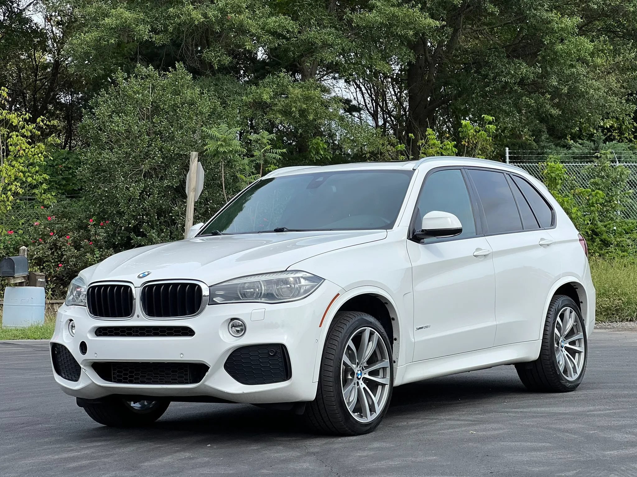 Used 2016 BMW X5 xDrive35i w/ M Sport AWD/4WD image 1