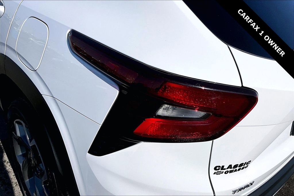 Used 2025 Chevrolet Trax LT w/ LT Convenience Package image 22