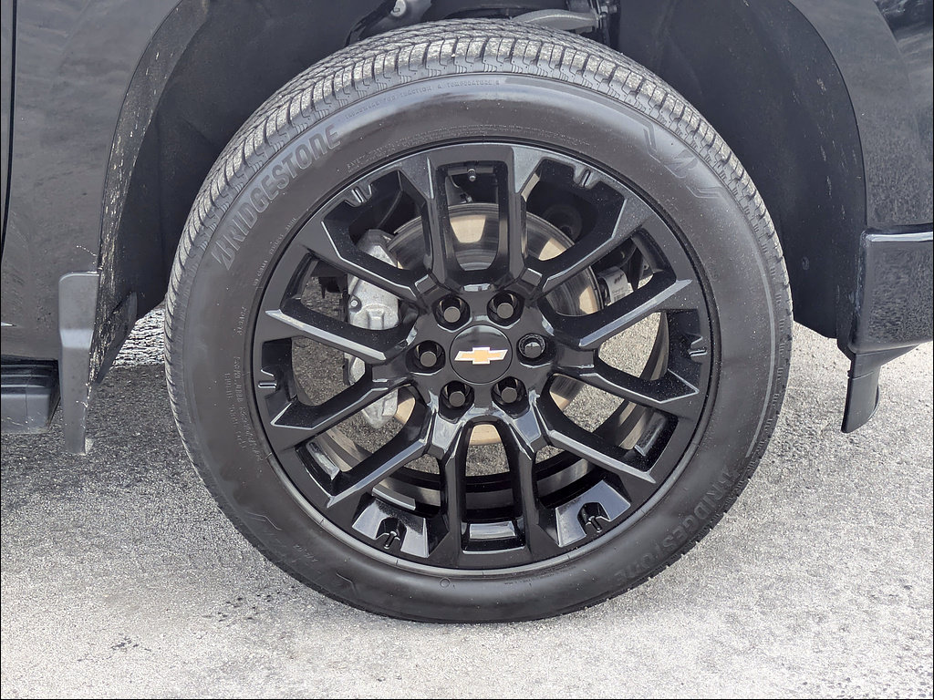 Used 2025 Chevrolet Silverado 1500 High Country w/ Midnight Edition AWD/4WD image 15