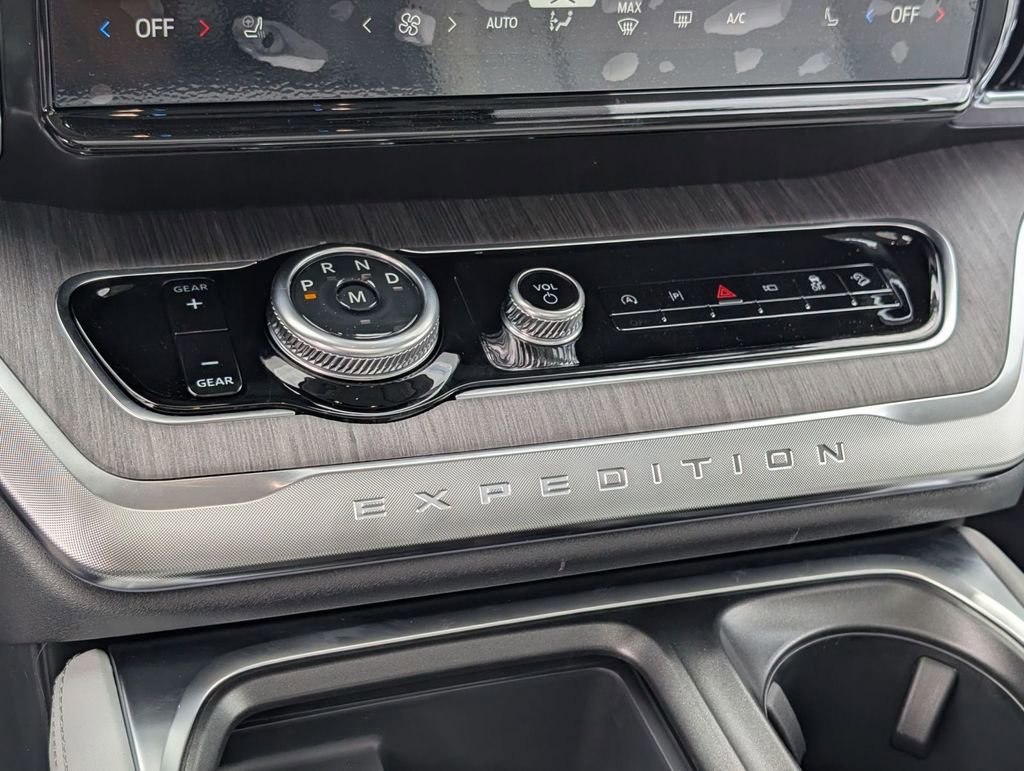 New 2026 Ford Expedition Max Platinum image 40