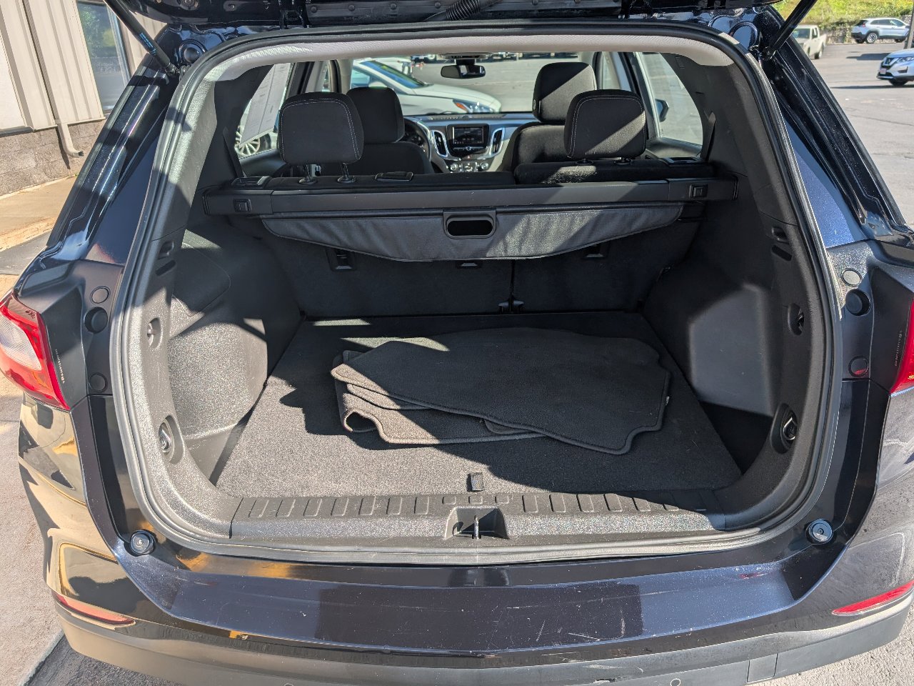Used 2021 Chevrolet Equinox LS image 13