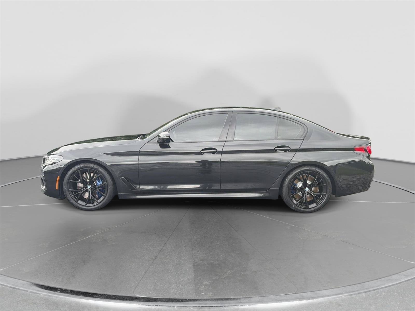Used 2021 BMW M550i xDrive w/ Executive Package AWD/4WD image 2