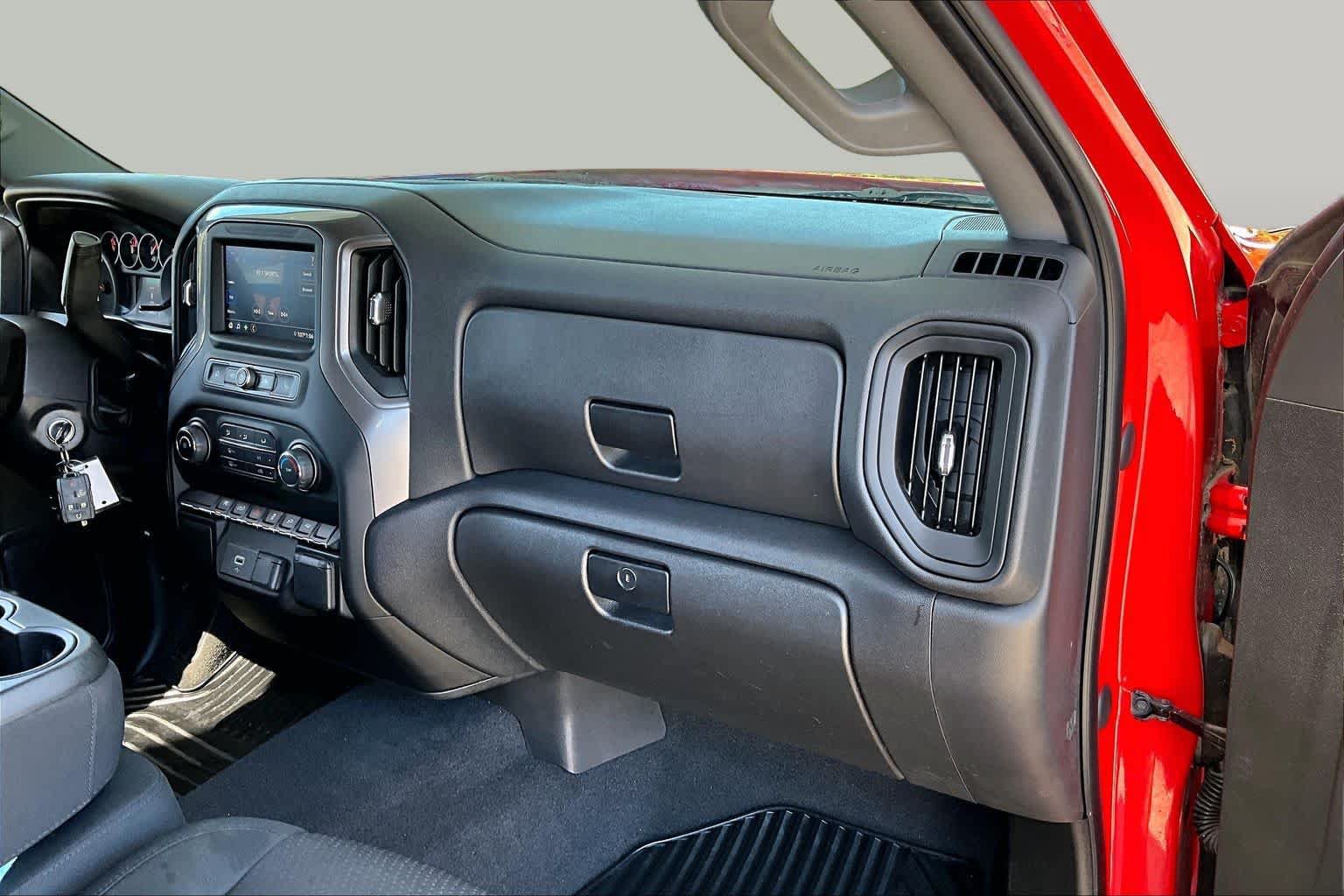 Used 2020 Chevrolet Silverado 1500 Custom w/ Custom Value Package RWD image 19