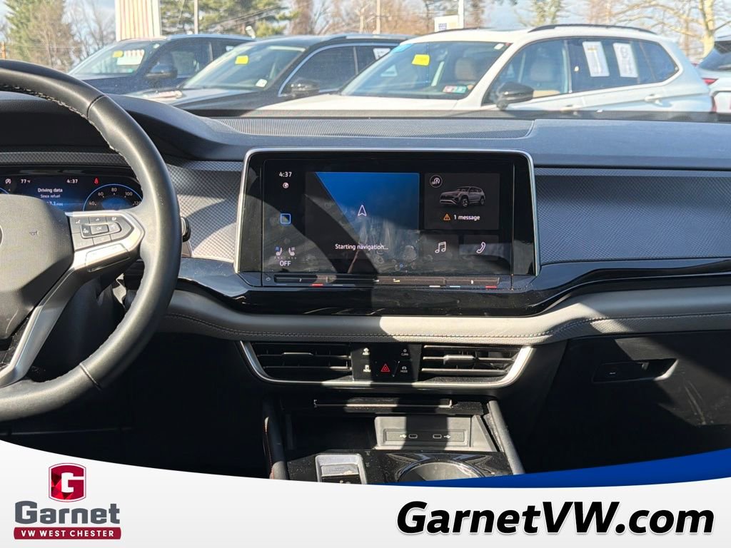 Used 2024 Volkswagen Atlas Peak Edition SE image 18