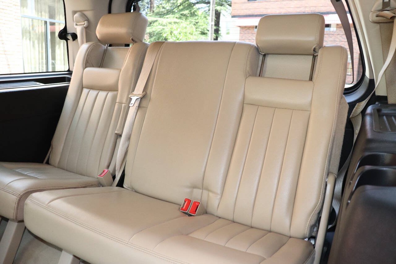 Used 2006 Lincoln Navigator Luxury RWD image 49