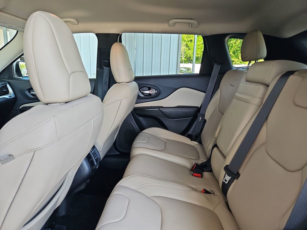 Used 2016 Jeep Cherokee Limited FWD image 27