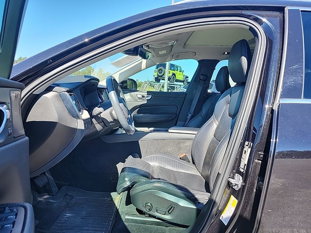 Used 2021 Volvo XC60 T5 Inscription w/ Advanced Package AWD/4WD image 23