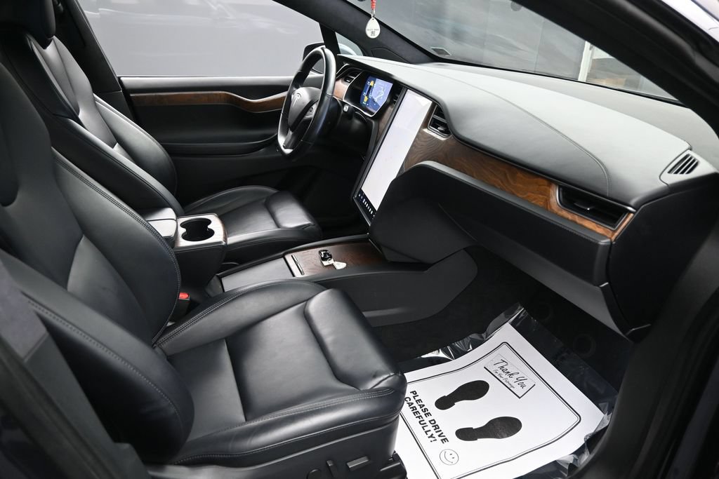 Used 2020 Tesla Model X Long Range AWD/4WD image 32