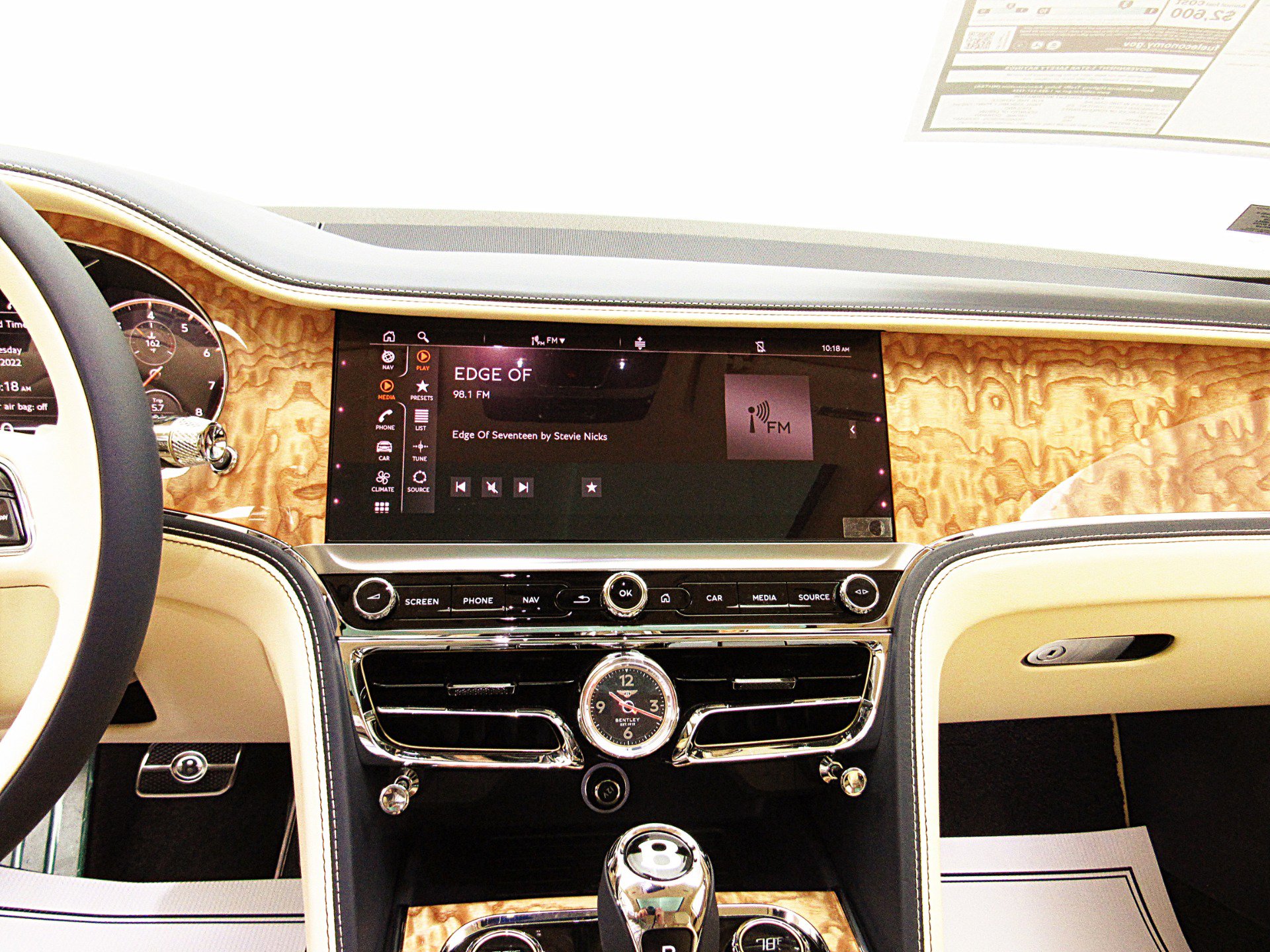 Certified 2022 Bentley Flying Spur V8 AWD/4WD image 39