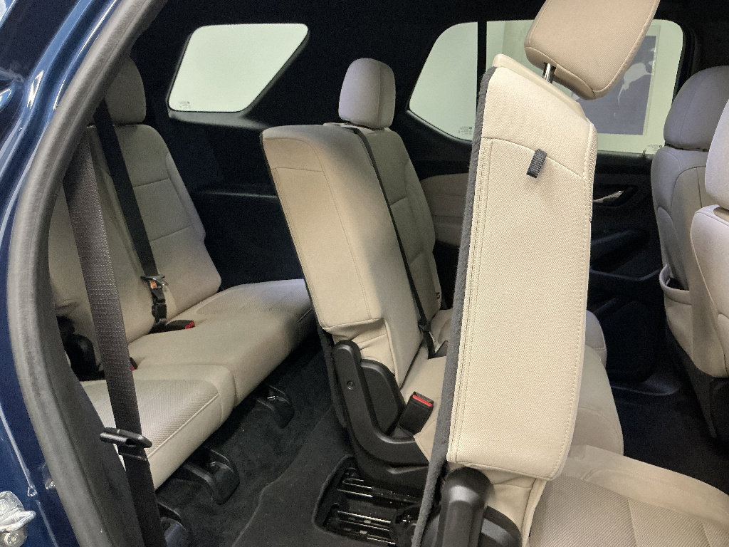 Used 2022 Chevrolet Traverse LS FWD image 33