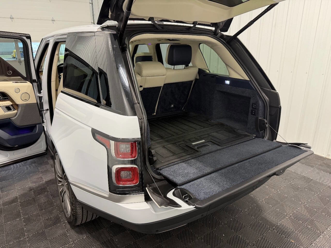 Used 2019 Land Rover Range Rover Supercharged image 13