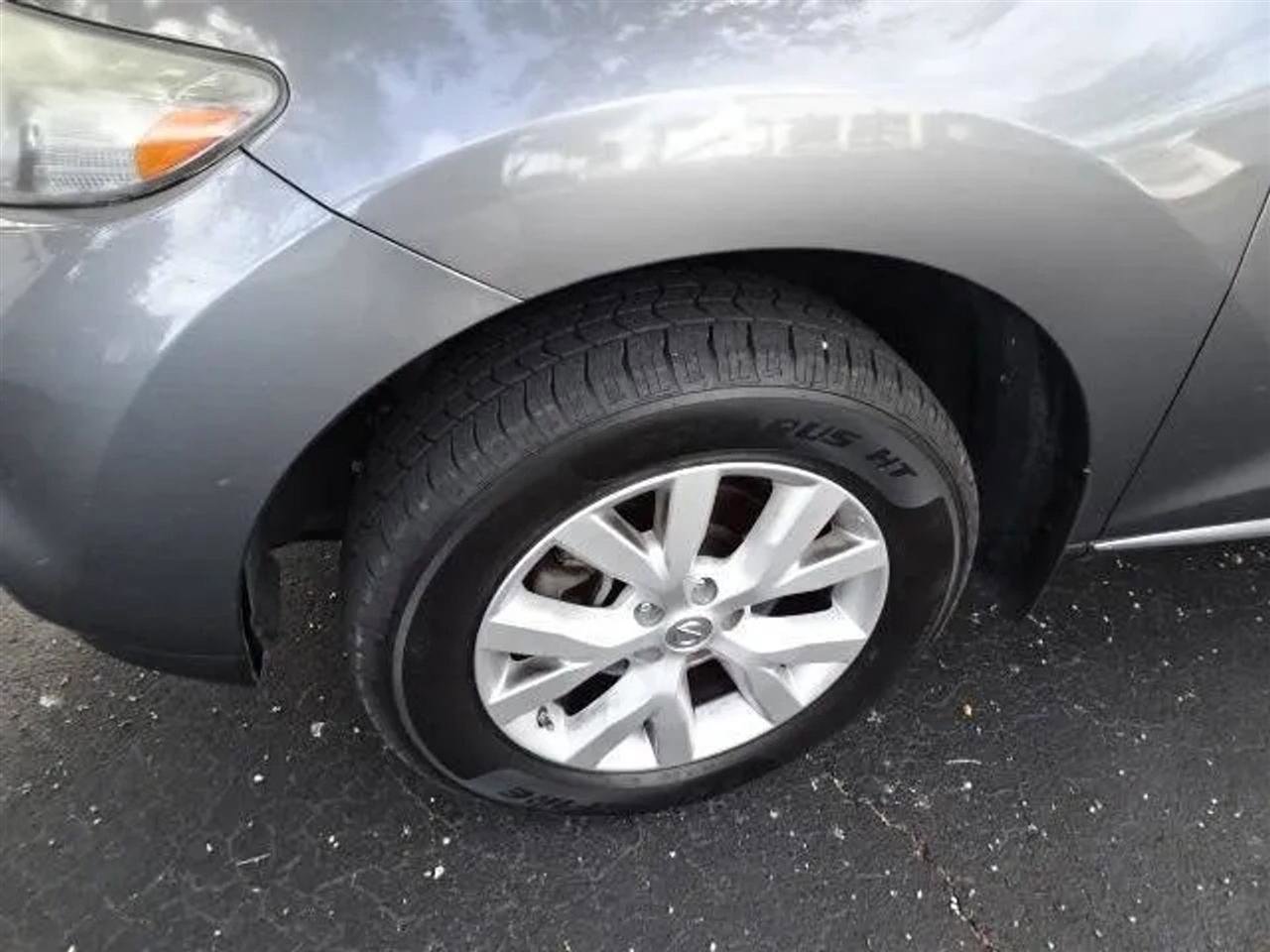 Used 2014 Nissan Murano S image 16