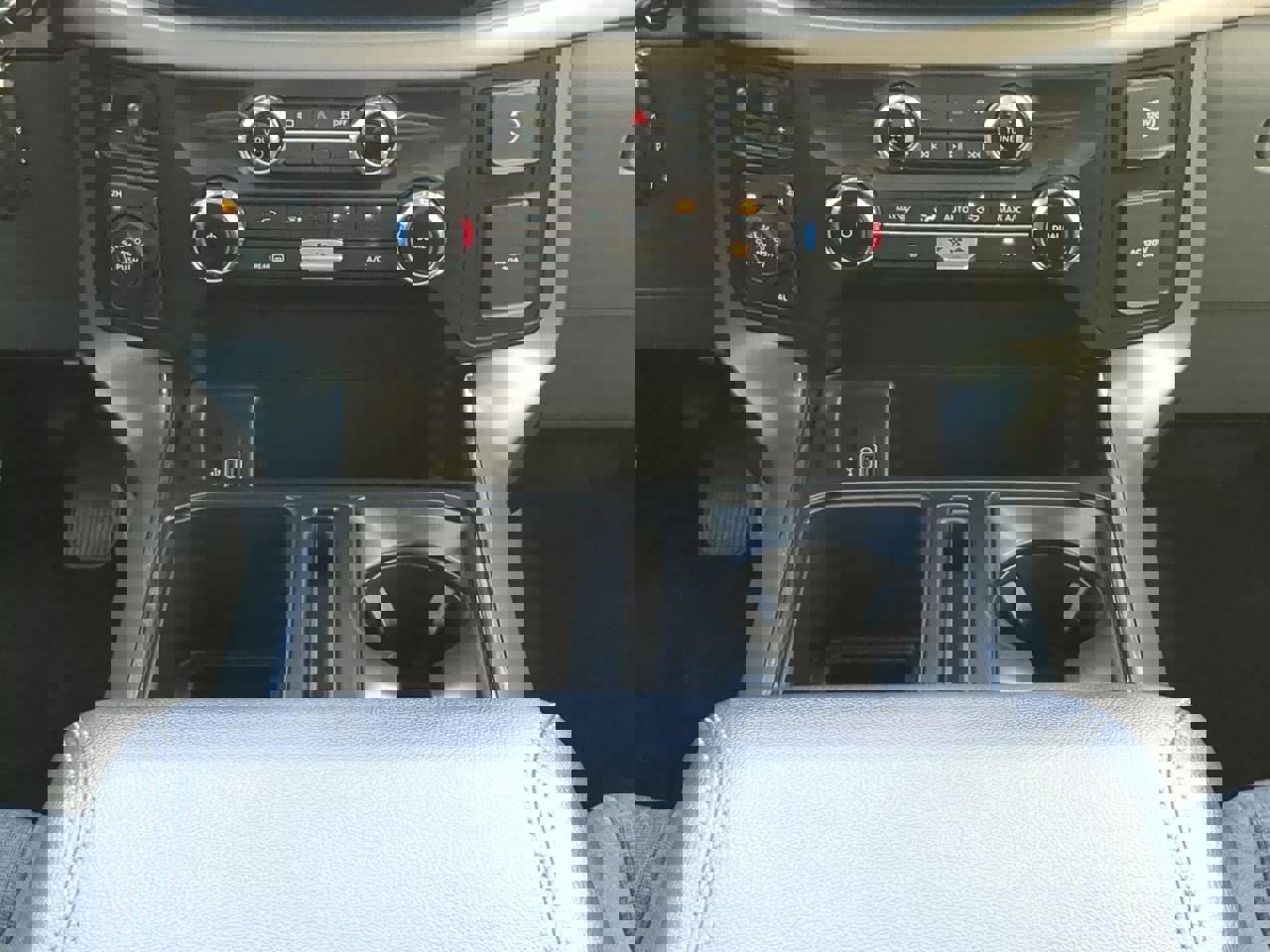 Certified 2025 Ford F150 XLT w/ Equipment Group 301A Standard AWD/4WD image 17