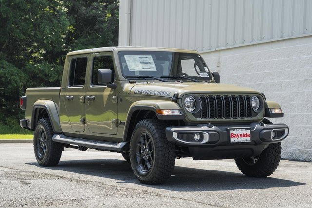 New 2025 Jeep Gladiator Sport image 2