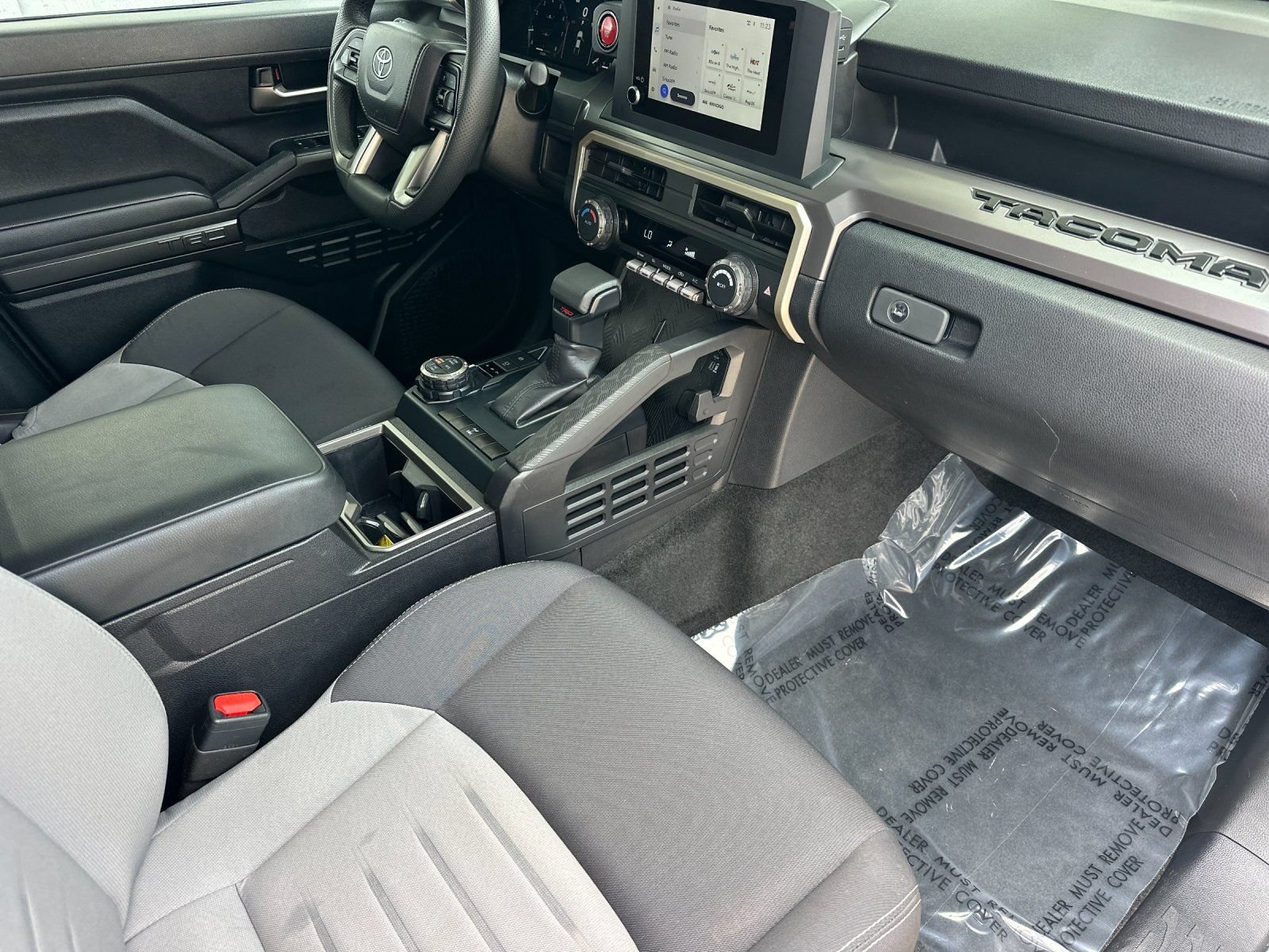 Used 2025 Toyota Tacoma TRD Off-Road AWD/4WD image 14