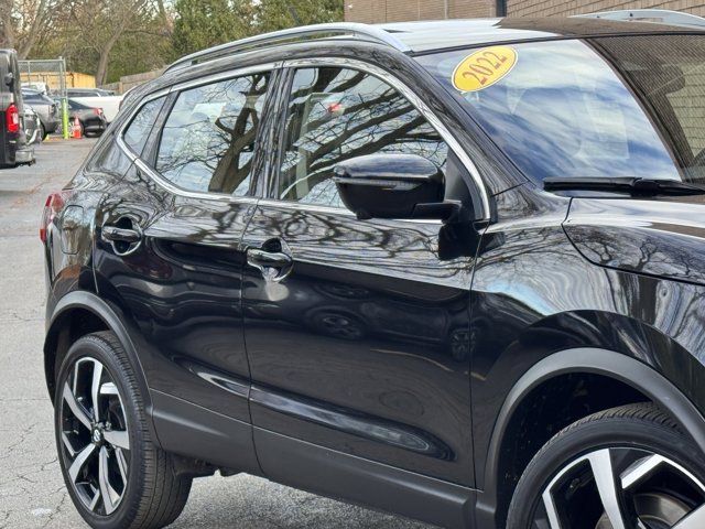 Used 2022 Nissan Rogue Sport SL w/ Premium Package image 4
