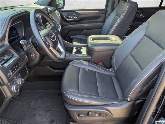 Used 2023 GMC Yukon SLT w/ SLT Premium Package image 18