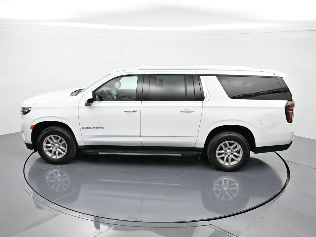 Used 2024 Chevrolet Suburban LT image 36
