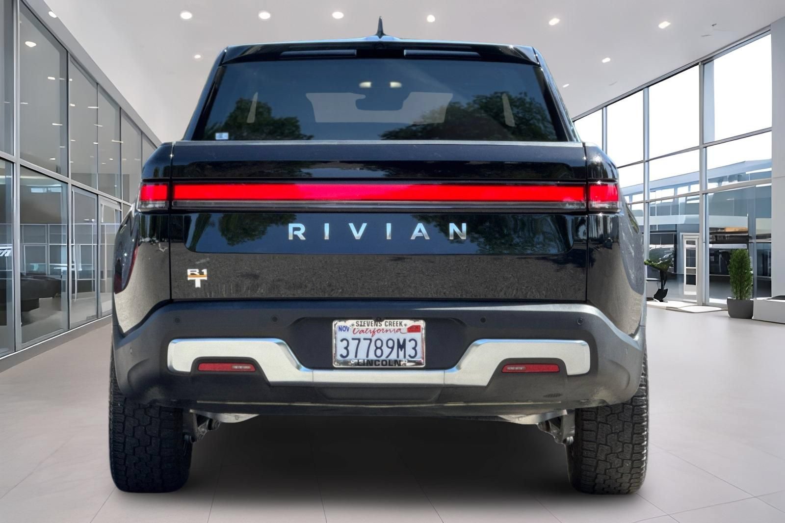Used 2022 Rivian R1T Adventure Quad AWD/4WD image 5