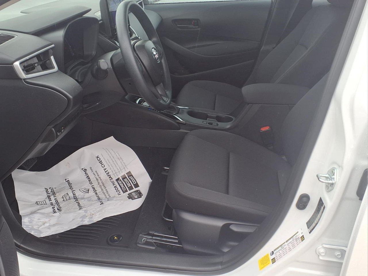 Used 2026 Toyota Corolla LE FWD image 12