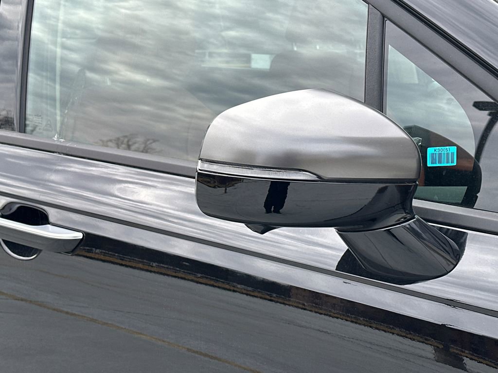 New 2026 Kia Carnival SX w/ SX Dark Edition Package FWD image 11