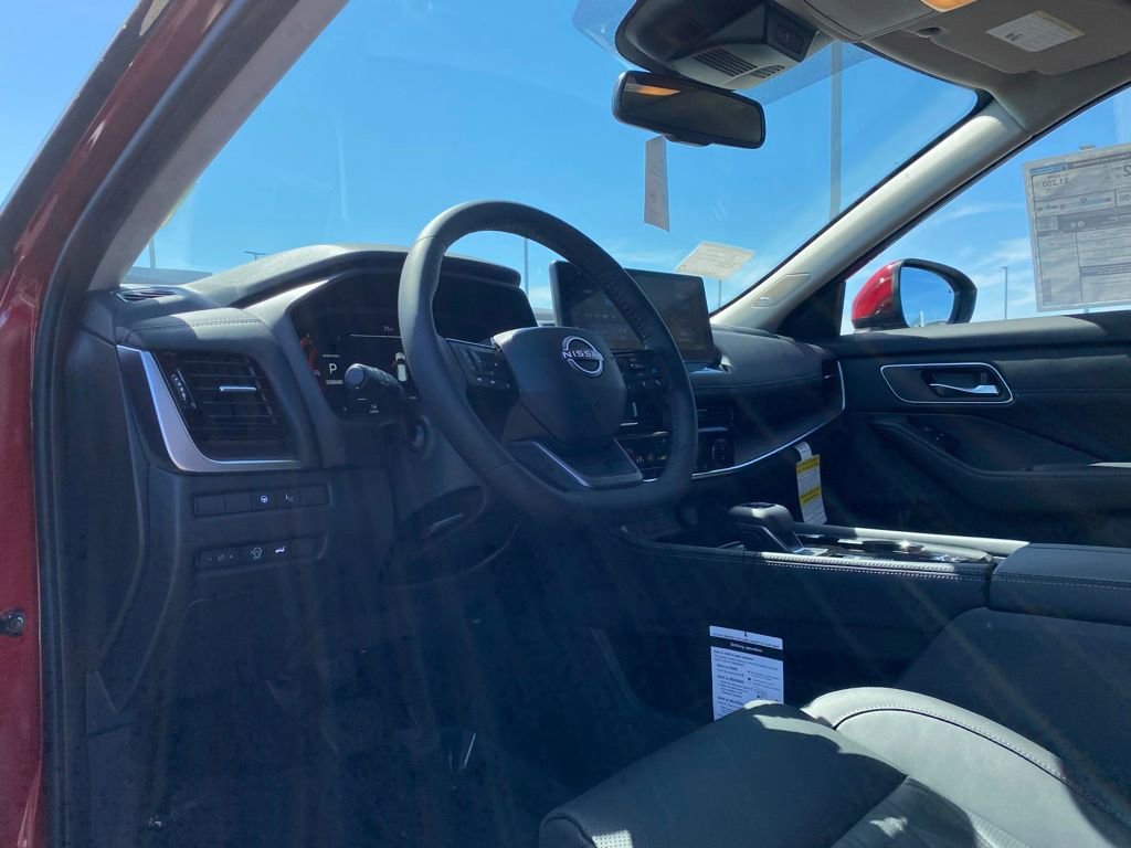 New 2025 Nissan Rogue Platinum w/ Tech Package image 10