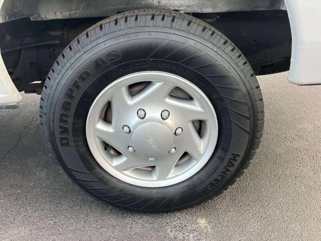 Used 2014 Ford E-350 and Econoline 350 Super Duty image 15