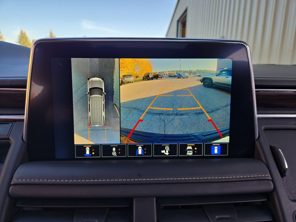 Used 2023 Chevrolet Tahoe Premier AWD/4WD image 25