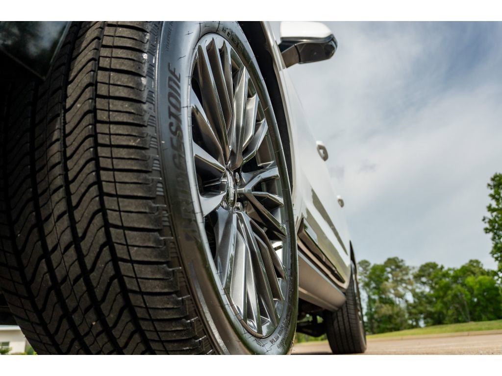 Used 2022 Cadillac Escalade Sport Platinum w/ LPO, ONYX Package AWD/4WD image 9